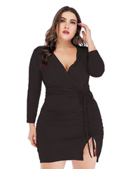 Falda delgada y arrugada con abertura en la cadera