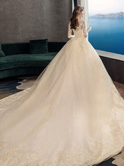 Vestido de cola de encaje de lujo estilo Hepburn con un solo hombro