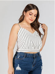 Top de tubo con tirantes finos y rayas blancas y negras