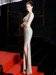 Elegante vestido largo de fiesta de noche.