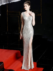 Elegante vestido largo de fiesta de noche.