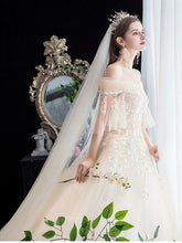 Vestido de novia con una palabra de hombro, cintura alta y barriga de embarazada