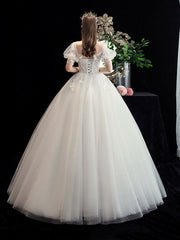 Vestido de novia de estudio de encaje pequeño