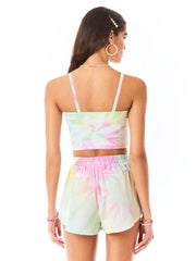 Freizeitanzug mit Tie-Dye-Wickeltop und kurzen, schmalen Shorts