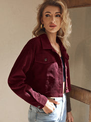 Chaqueta de pana con hombros caídos y bolsillo con solapa