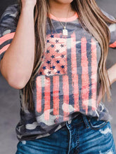 T-Shirt mit Flaggengrafik im Retro-Camouflage-Print