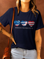 Camiseta con letras de corazón y bandera estadounidense