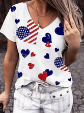 Weißes, lockeres T-Shirt mit V-Ausschnitt und „Love America“-Print