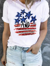 Weißes T-Shirt mit Rundhalsausschnitt und Sternen- und Streifenmuster