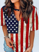 T-Shirt mit ungleichmäßigem Flaggenmuster