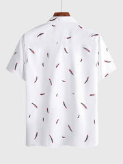 Camisa informal de playa con solapa de plumas