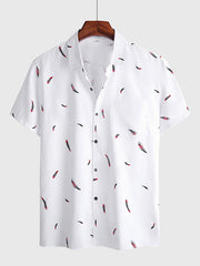 Camisa informal de playa con solapa de plumas