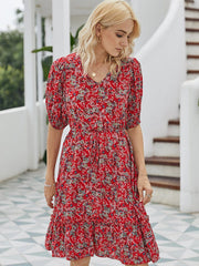 Schmal geschnittenes Sommerkleid mit Print