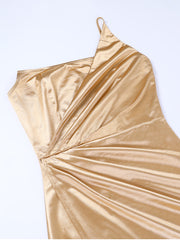 Langes Kleid mit Schlitz und hoher Taille