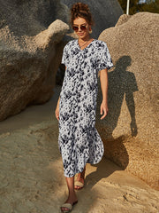 Bedrucktes Kurzarmkleid mit V-Ausschnitt