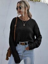 Einfarbiger Strickpullover mit langen Ärmeln und Twist