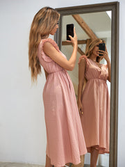 Kleid mit tiefer V-Taille