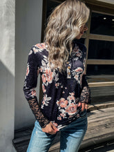 Bedrucktes T-Shirt mit Rundhalsausschnitt und langen Ärmeln