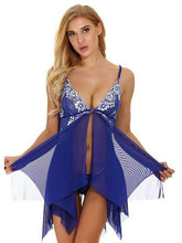 Pijama de tirantes de encaje con cuello en V