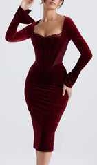 Weinrotes Korsettkleid aus Samt