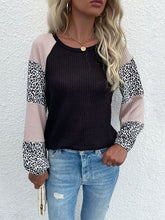 Waffel-Strick mit Leopardenmuster