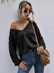 Einfarbiger Pullover mit V-Ausschnitt