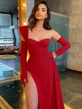 Einfarbiges, asymmetrisches Kleid