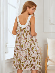 Camisón con cuello en V estampado que se puede usar fuera de casa