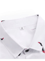 Camisa informal de playa con solapa de plumas