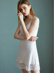 Pijama seductor y sexy con perspectiva de costura de encaje