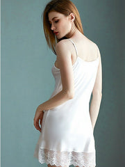 Pijama seductor y sexy con perspectiva de costura de encaje