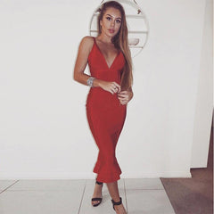 Vestido de cóctel sin tirantes y con cola de pez PSHJ390