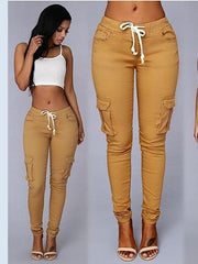 Pantalones con cordón y múltiples bolsillos
