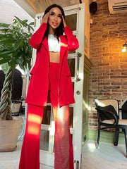 Pantalones casuales acampanados a la cadera