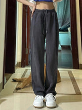 Schmale Sporthose mit geradem Bein