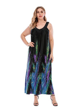 Schwarze, lockere Plus-Kleider mit V-Ausschnitt und Federn