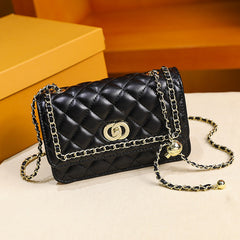 Bolso de hombro tejido a mano de piel de oveja con estampado de cadena de diamantes