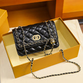 Bolso de hombro tejido a mano de piel de oveja con estampado de cadena de diamantes