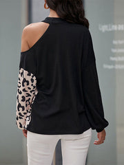 Camiseta con hombros descubiertos y estampado de leopardo