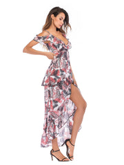 Vestido de tirantes irregulares con escote en V