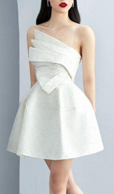 Minikleid mit Trägersaum in Weiß