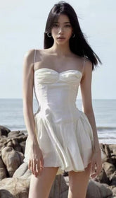 Trägerloses Straps-Minikleid in Weiß