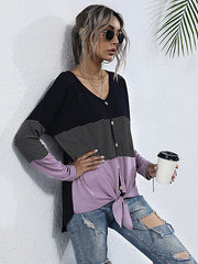 Camiseta morada con cuello en V y empalme