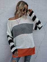 Gestreifter Strickpullover mit Rundhalsausschnitt