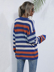 Gestreifter Strickpullover mit Rundhalsausschnitt