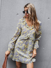 Kurzes Kleid im Sommerstil