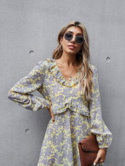 Kurzes Kleid im Sommerstil