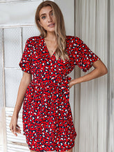 Vestido corto ajustado de moda