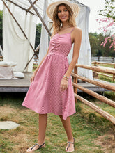 Vestido informal con estampado floral y cuello halter