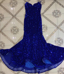 Ärmelloses Maxi-Ballkleid mit Pailletten und Trägern HT2409